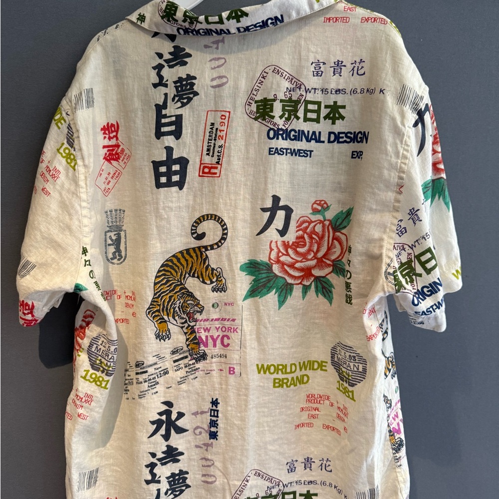 Guess Multicolor Graphic Shirt, great for summer, only use about 3 times.
